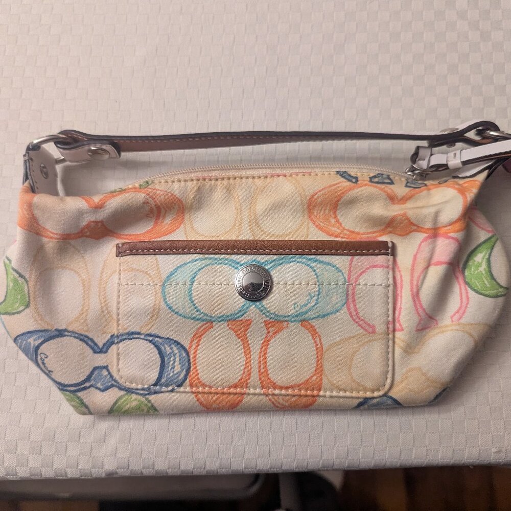 Coach Hamptons Weekend Scribble Top Handle Pouch